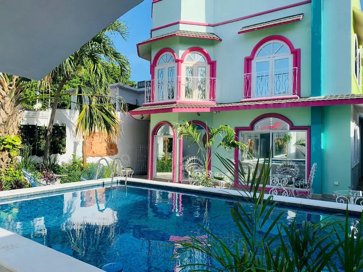 The Quetzal Bed and Breakfast Κανκούν
